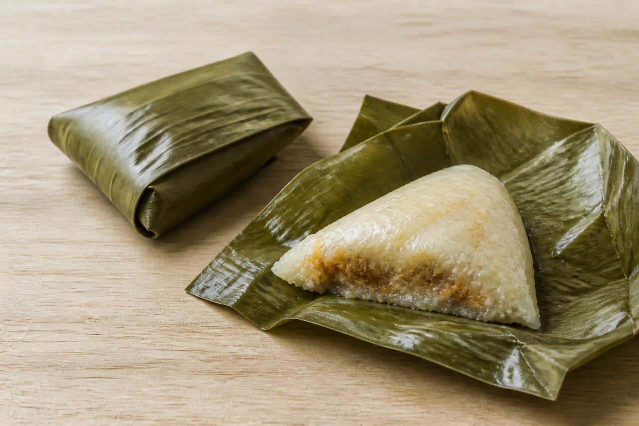 Ada doce do Kerala aberta em folha de bananeira