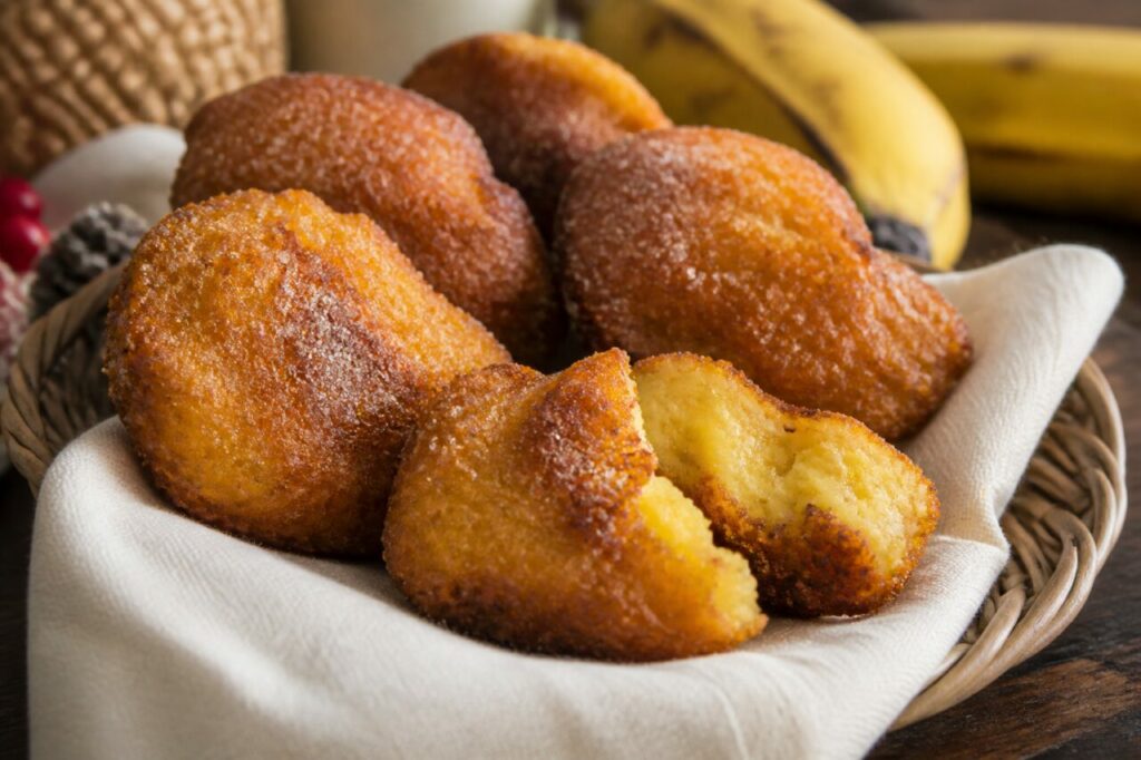 Buñuelos dulces de plátano maduro