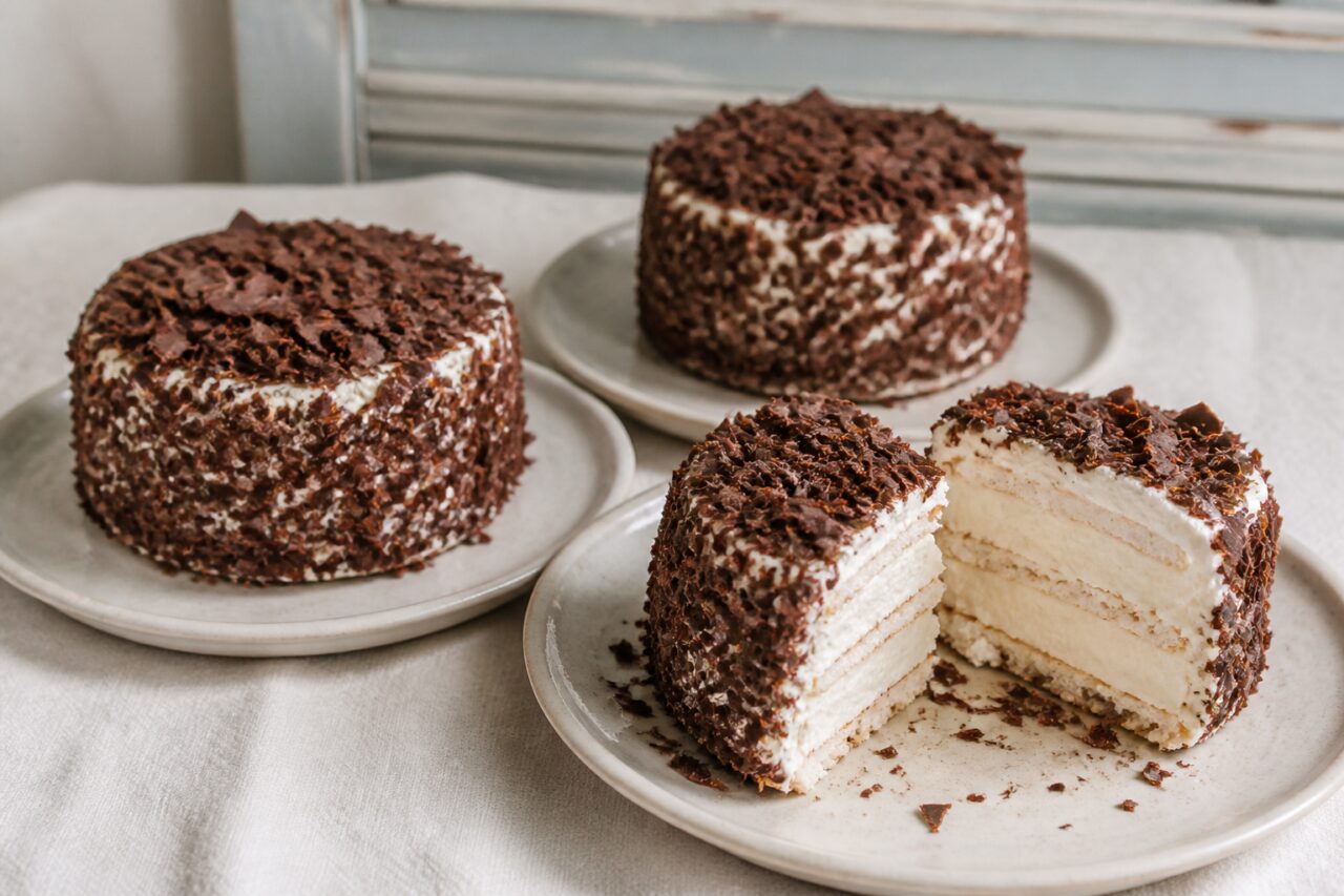 Dark chocolate shavings cover the Lille merveilleux