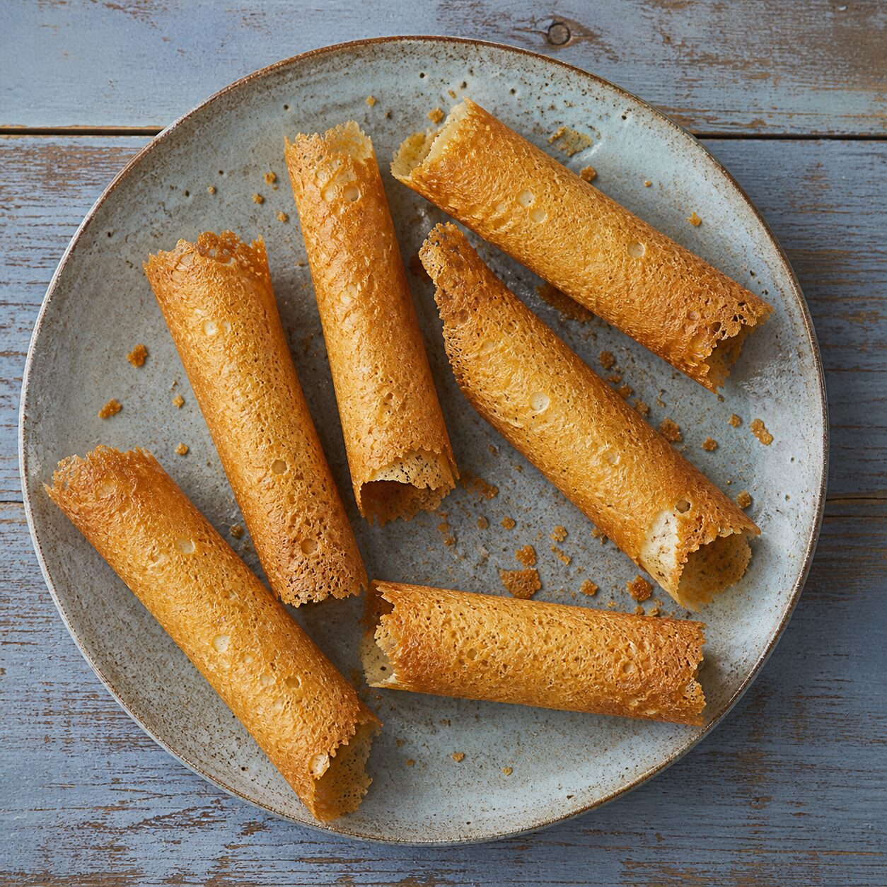 Hollow ends distinguish the tightly rolled Breton gavottes