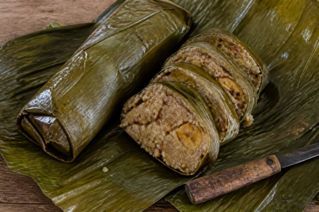 Koba ravina malgache en tranches sur feuille