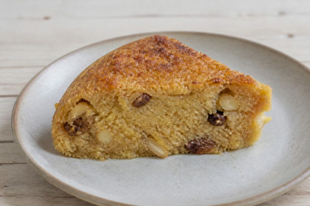 Frangollo doré aux raisins et amandes — Canaries